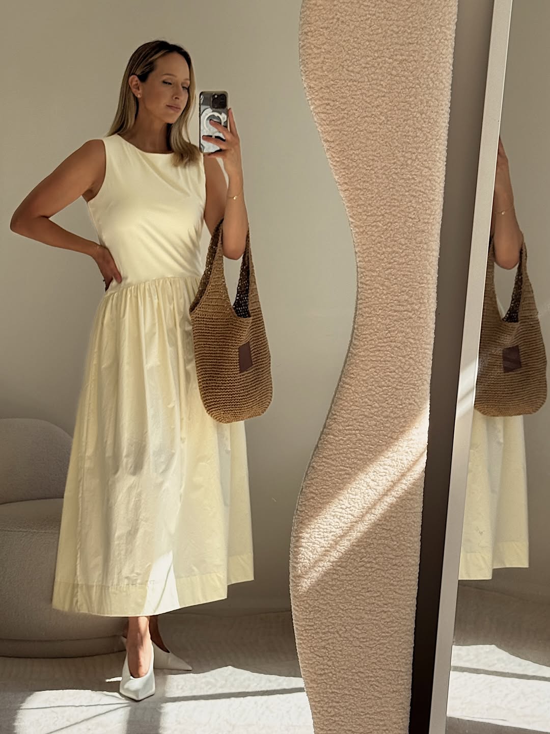 Rachel Raez lifestyle content creator mirror selfie